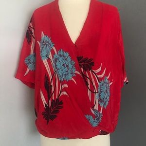 Diana Von Furstenburg silk red floral top size 6 short sleeve